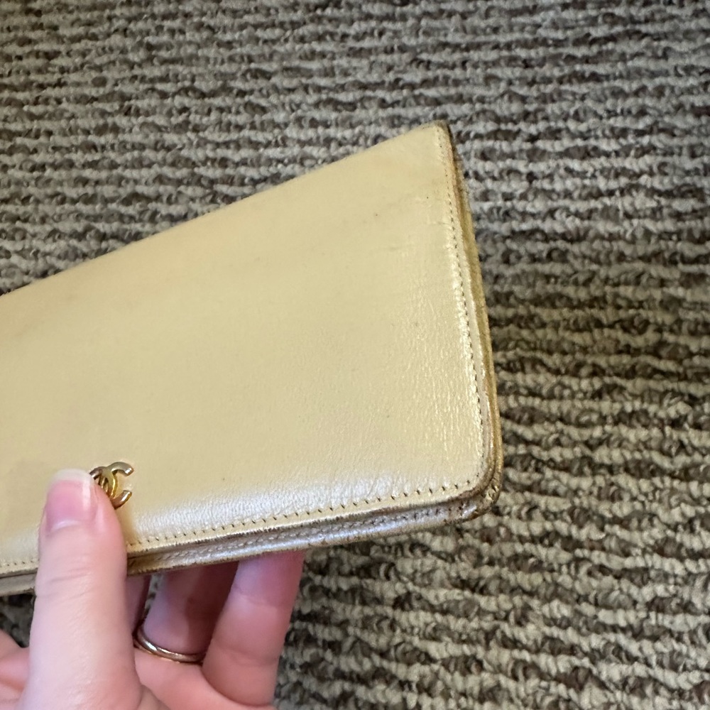 Chanel Bifold Wallet - Picture 6 of 17